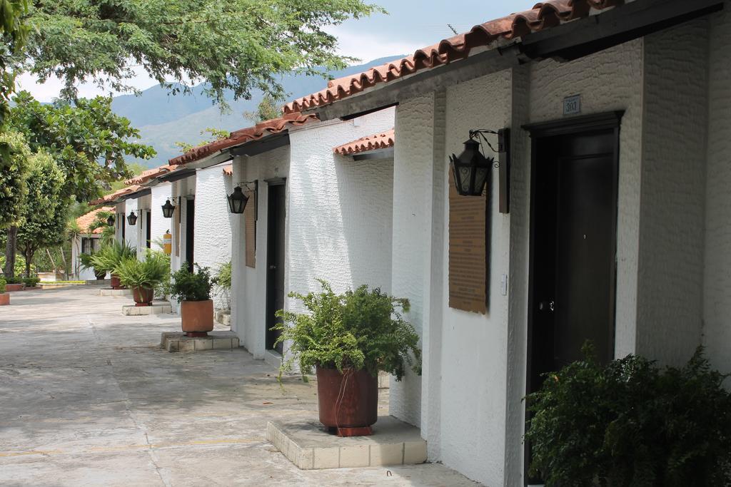 Hotel San Juan Internacional Giron Exterior photo